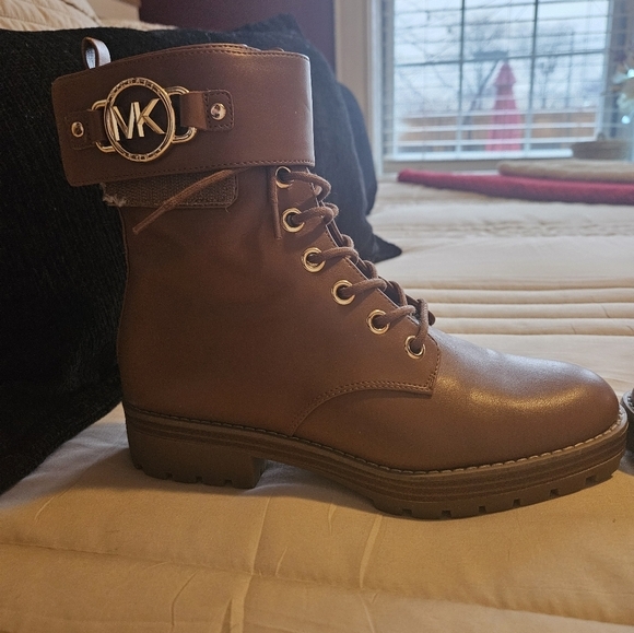 Michael Khors boots size 8 - Picture 3 of 13